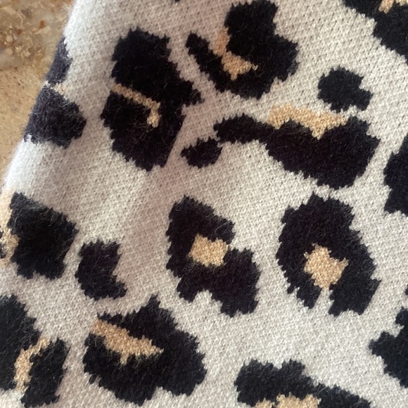 TCEC Leopard sweater knit skirt NWT Medium - Picture 5 of 5